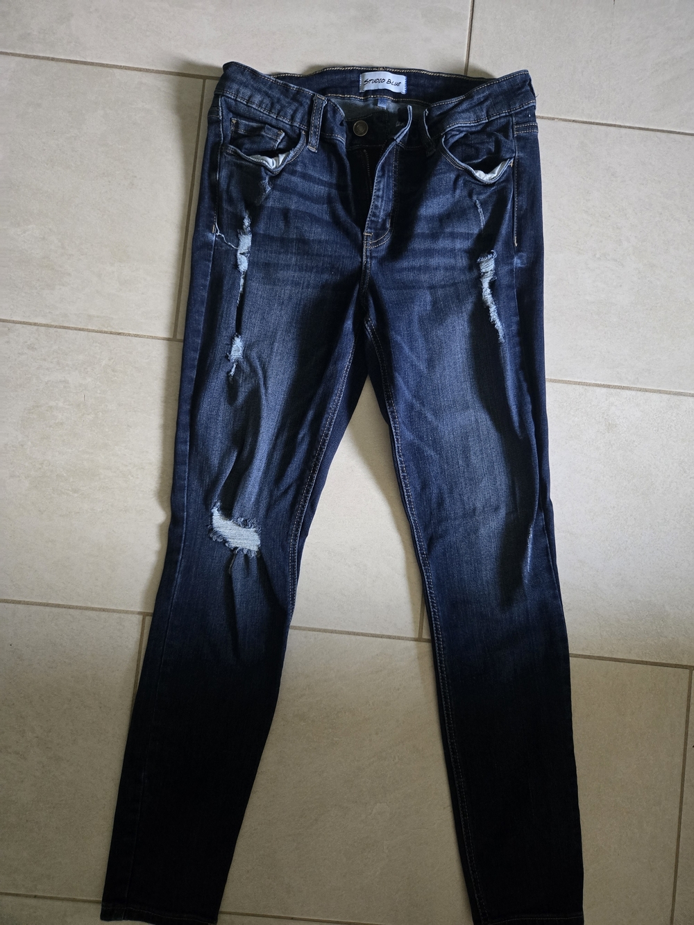 STUDIO blue Women's Distressed Skinny Jeans - Dark Indigo